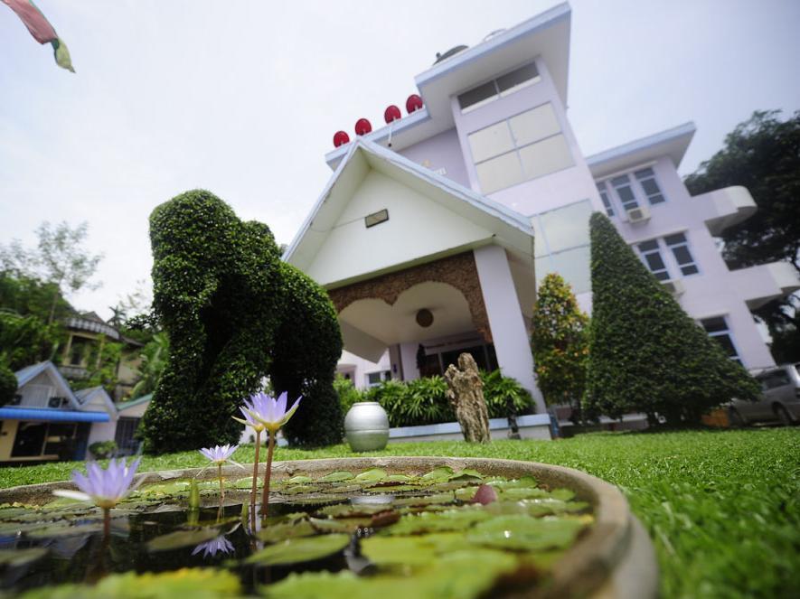 Cinderella Hotel Mawlamyine Exterior photo